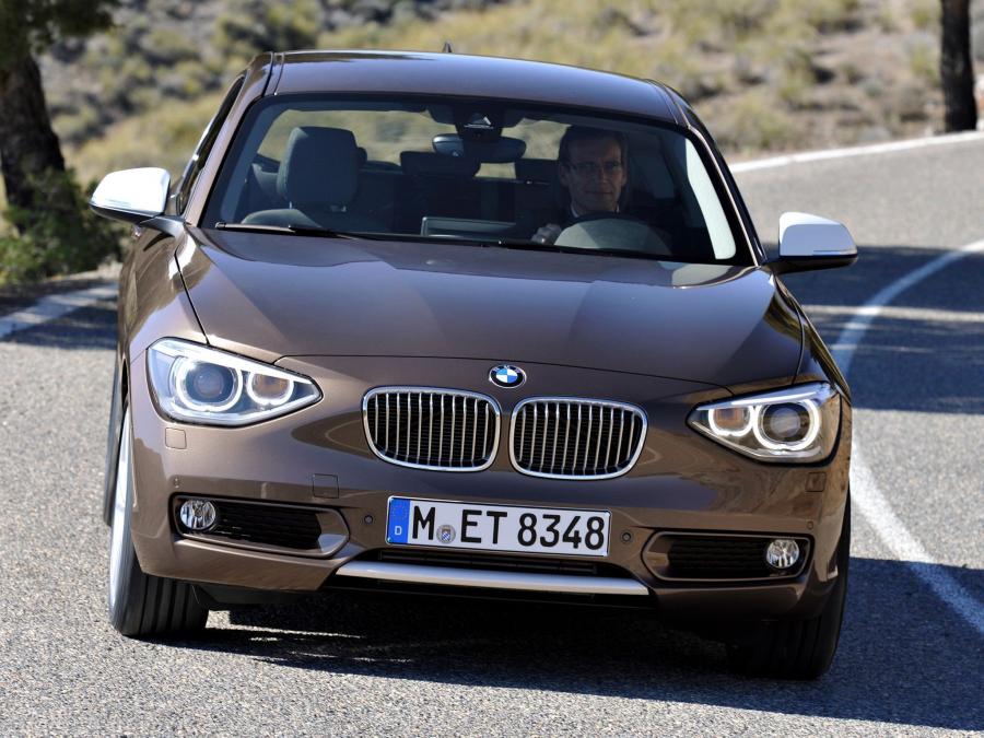 BMW 125d 3-Door Urban Line 2012 года  (фото 8 из 16)